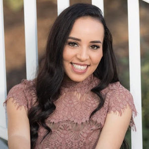 Meet your Posher, Alexis